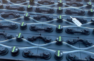 News Batterie dei carrelli elevatori in estate: come preservarne prestazioni e durata